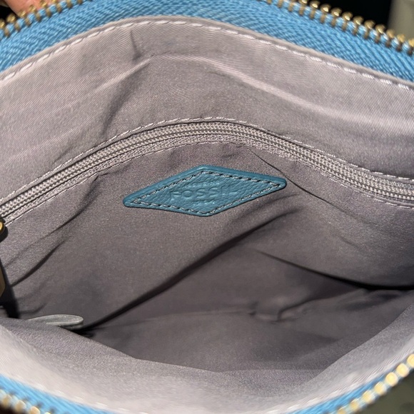 Fossil Crossbody - Picture 4 of 8